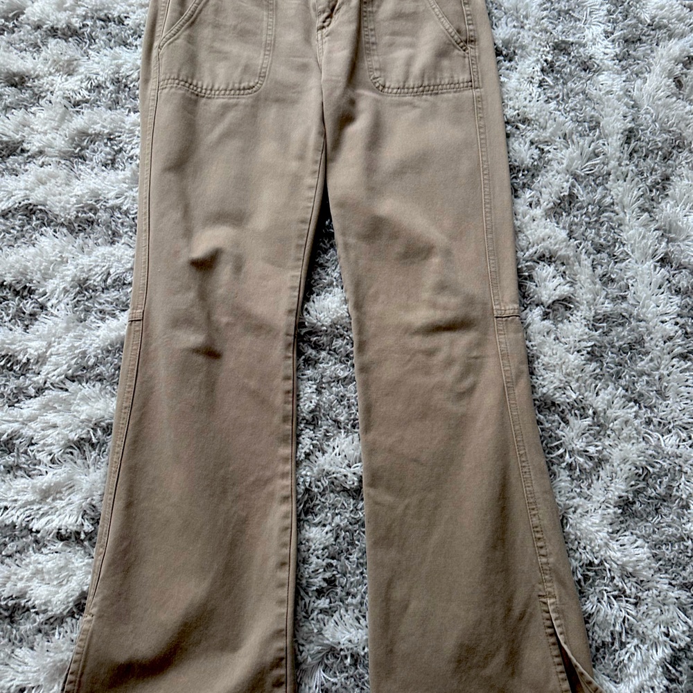 Aeropostale low-cut kick-flare khakis, size 5/6